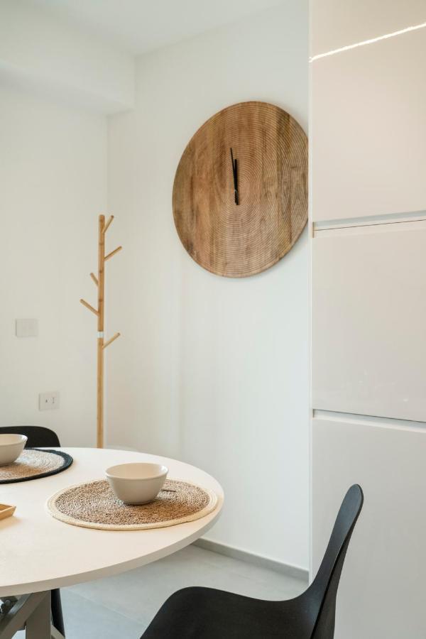 Gentile 46 Luxury Flat Apartment Bari Bagian luar foto